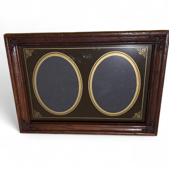Vintage Other - Vintage 11x15 Wood Picture Frame Double Oval Glass Front Gold Spandrel Mat
